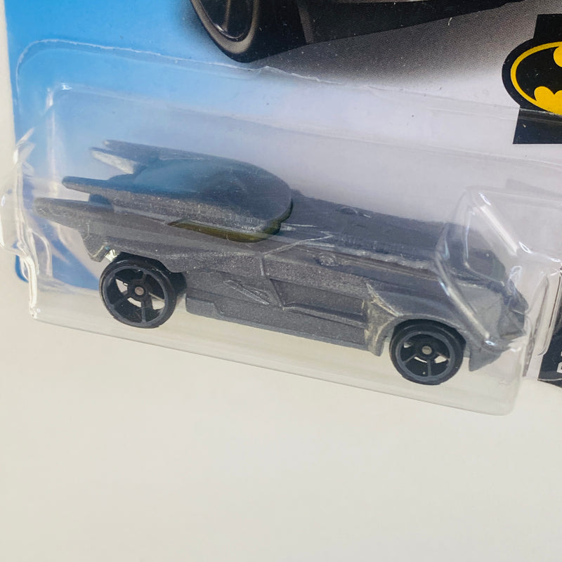 2019 Hot Wheels DC Batman Batmobile gris OH5 base ZAMAC Primera Edición