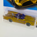 2022 Hot Wheels Batman Classic TV Series Batmobile dorado RSW
