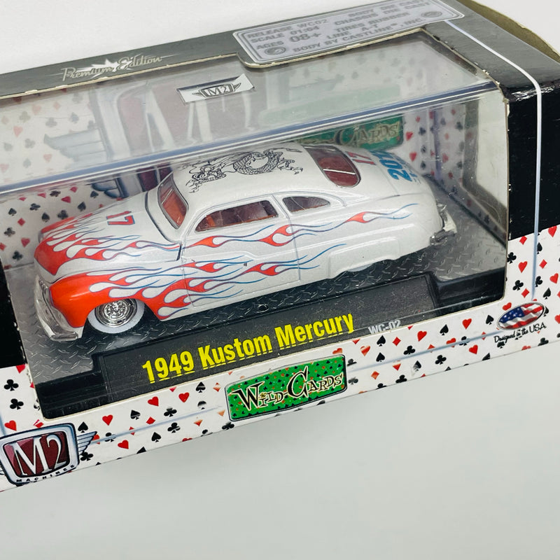 2012 M2 Machines Wild Cards Limited Edition 1949 Kustom Mercury blanco con flamas Llantas de Goma