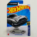 2024 Hot Wheels HW Screen Time James Bond 007 contra Goldfinger Aston Martin 1963 DB5 plata metálico LW
