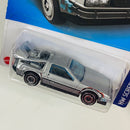2022 Hot Wheels HW Screen Time Back To The Future Time Machine DeLorean DMC-12 Volver Al Futuro plata metálico AD