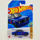 2025 Hot Wheels HW 70s vs 90s BMW 2002 azul metálico OH5