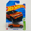 2025 Hot Wheels HW EV Chevrolet Silverado EV RST naranja metálico Y5