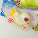 2021 Hot Wheels HW Glow Racers Duck N Roll verde GitD 5SP Glow in the Dark - Brilla en la Oscuridad