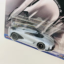 2024 Hot Wheels Premium Pop Culture Gran Turismo 7 Nissan Concept 2020 Vision Gran Turismo plata metálico Llantas de Goma RR