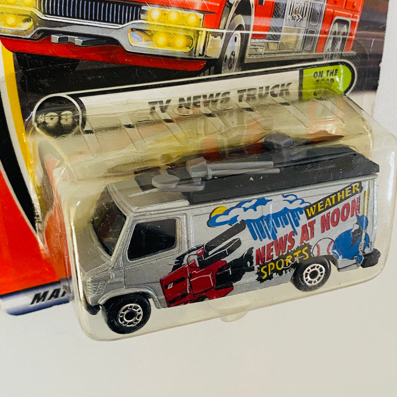 2000 Matchbox On The Road Mercedes Benz TV News Truck plata con Cámara y Antena Giratorias