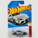 2026 Hot Wheels Then and Now 20 Toyota GR Supra plata metálico MC5