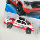 2025 Hot Wheels HW First Response 2020 Ram 1500 Rebel Dodge blanco BLOR