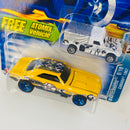 2003 Hot Wheels Wastelanders Chevrolet Camaro 1967 168 amarillo 5SP base ZAMAC - Incluye Auto Atomix