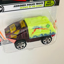 2002 Matchbox CHASE de Edición Limitada 1/10,000 50th Anniversary Nite Glow Armored Police Truck granate Brilla en la Oscuridad y Techo Deslizable