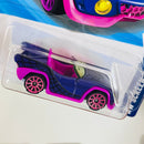 2025 Hot Wheels HW Screen Time Monster High Ghoul Mobile morado metálico 10SP