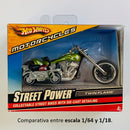 2008 Hot Wheels Motorcycles 1:18 Street Power Twin Flame verde metálico con flamas - Escala 1:18