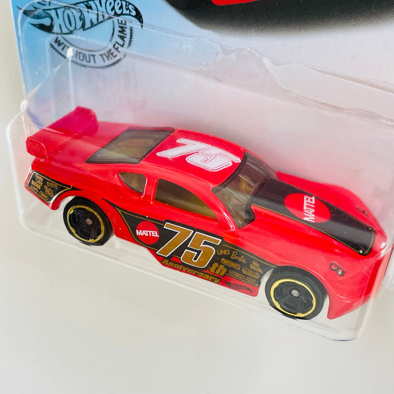 2020 Hot Wheels HW Race Day Circle Tracker rojo MC5