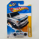 2012 Hot Wheels New Models BMW 2002 blanco MC5 Primera Edición