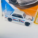 2012 Hot Wheels New Models BMW 2002 blanco MC5 Primera Edición