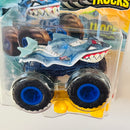 2025 Hot Wheels Monster Trucks Sharks vs Dinos Great Bite celeste MT Primera Edición con Auto Aplastable