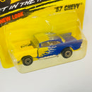 1996 Matchbox 57 Chevy 4 azul con flamas amarillas