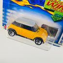 2002 Hot Wheels First Editions 2001 Mini Cooper 040 amarillo 5SP base ZAMAC Primera Edición