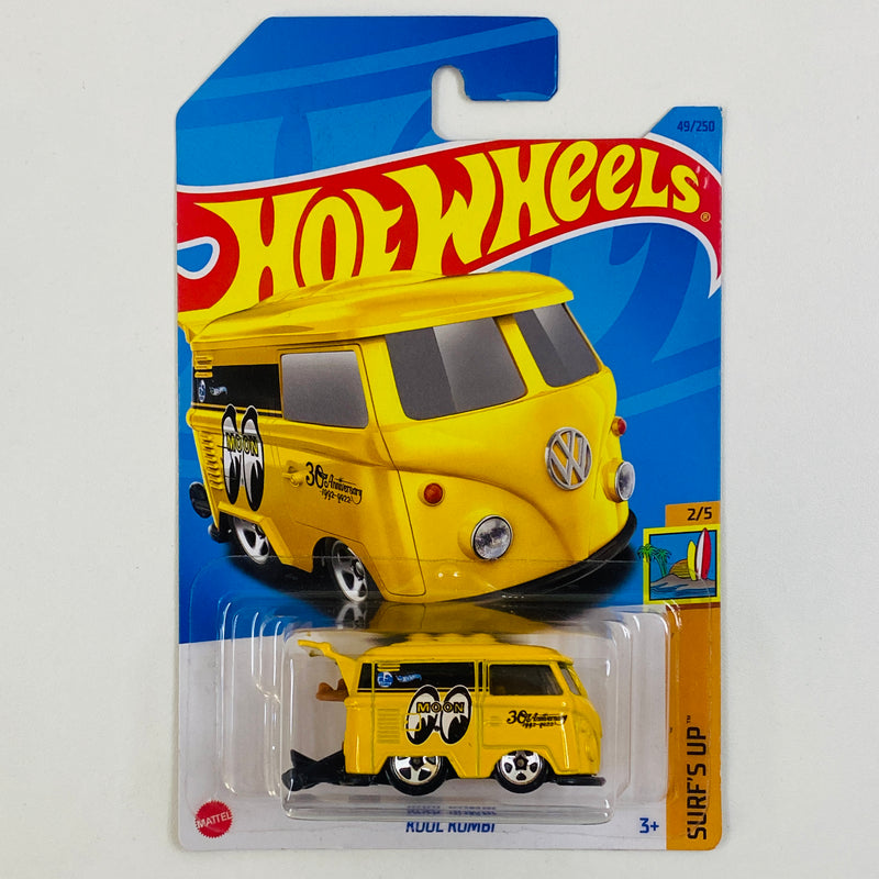 2023 Hot Wheels 30th Anniversary Mooneyes Edition Surf's Up Volkswagen Kool Kombi amarillo 5SP