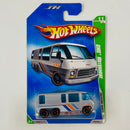2009 Hot Wheels Treasure Hunts GMC Motorhome plata metálico OH5