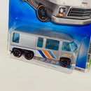 2009 Hot Wheels Treasure Hunts GMC Motorhome plata metálico OH5