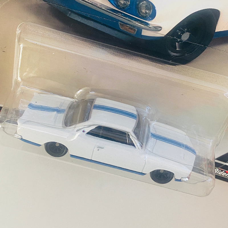 2022 Hot Wheels Premium Car Culture Jay Leno's Garage 66 Chevrolet Corvair Yenko Stinger blanco Llantas de Goma RR Primera Edición