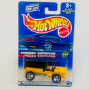 2000 Hot Wheels Oshkosh Snowplow 233 amarillo SB base ZAMAC