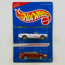 1997 Hot Wheels Avon Exclusive Father & Son Collector Pack Set de 2 - 65 Ford Mustang Convertible, 96 Ford Mustang