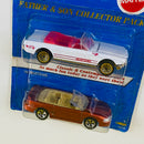 1997 Hot Wheels Avon Exclusive Father & Son Collector Pack Set de 2 - 65 Ford Mustang Convertible, 96 Ford Mustang
