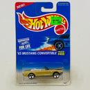 1996 Hot Wheels 65 Mustang Convertible 455 dorado metálico 3SP base ZAMAC