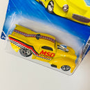 2010 Hot Wheels Walmart Exclusive HW Performance 41 Willys Jeep amarillo Goodyear 5SP - Detalle Burbuja
