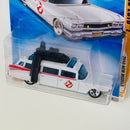 2010 Hot Wheels New Models Los Cazafantasmas Ghostbusters Ecto-1 blanco 5SP Primera Edición