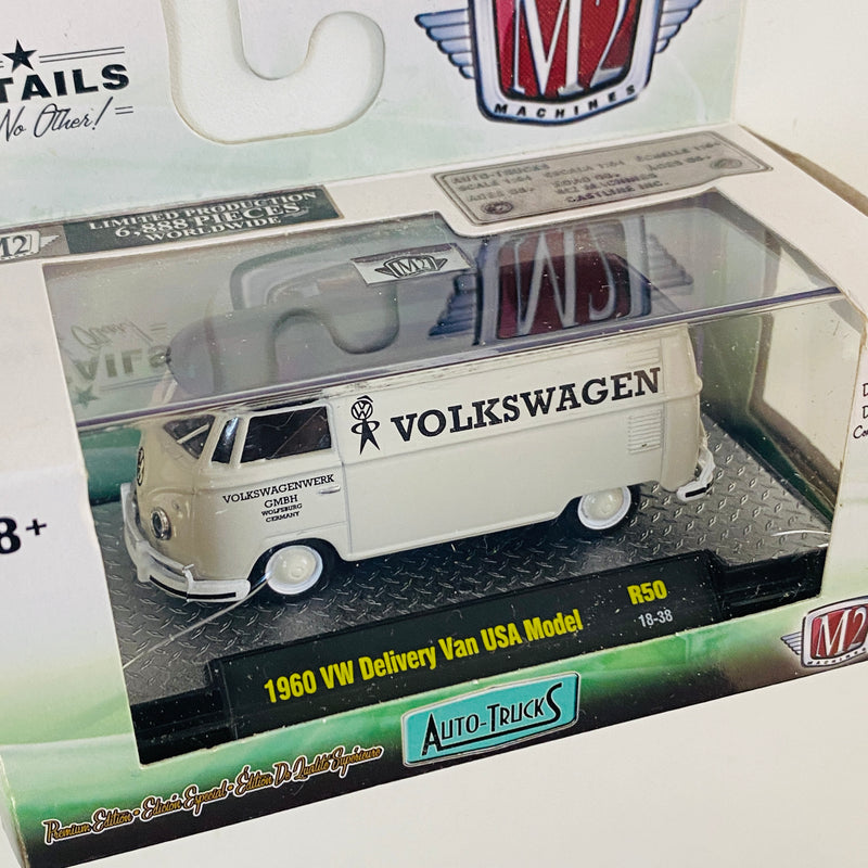 2018 M2 Machines Auto-Trucks Limited Edition 1/6,888 Volkswagen 1960 VW Delivery Van USA Model R50 blanco Llantas de Goma