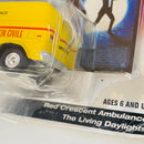 2002 Johnny Lightning 40th Anniversary James Bond 007 The Living Daylights Red Crescent Ambulance 1980 GMC Vandura amarillo Llantas de Goma - Detalle Burbuja