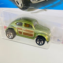 2022 Hot Wheels Compact Kings Volkswagen Beetle verde metálico RSW