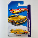 2013 Hot Wheels HW Showroom 49 Drag Merc amarillo metálico 5SP