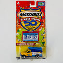 2002 Matchbox Across America 50th Birthday Series Minnesota Ford F-Series Fire Truck With Raft amarillo - Incluye Placa de Auto