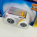 2004 Hot Wheels First Editions Blings Dairy Delivery 012 blanco 5SP base ZAMAC Primera Edición