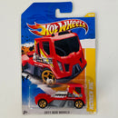 2011 Hot Wheels New Models Rennen Rig rojo PR5 Primera Edición