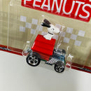 2025 Hot Wheels Premium Pop Culture Peanuts Snoopy rojo Llantas de Goma RR