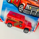 2010 Hot Wheels Race World City Armored Truck rojo 5SP base ZAMAC