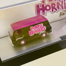 2022 M2 Machines Auto-Haulers Limited Edition 1/8,400 Purple Hornies Flowtech 1965 Ford Econoline Truck y 1988 Ford Mustang GT R56 22-15 con Llantas de Goma