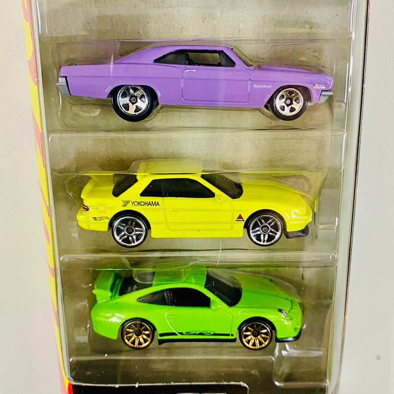 2025 Hot Wheels Fast & Furious Rápidos y Furiosos 5 Pack Set de 5 - 68 Plymouth Barracuda Formula S, 70 Dodge Charger R/T, 1966 Chevrolet Impala, Nissan Silvia S13, Porsche 911 GT3 RS