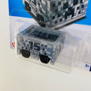 2024 Hot Wheels Minecraft 15 Years HW Screen Time Minecart gris AD