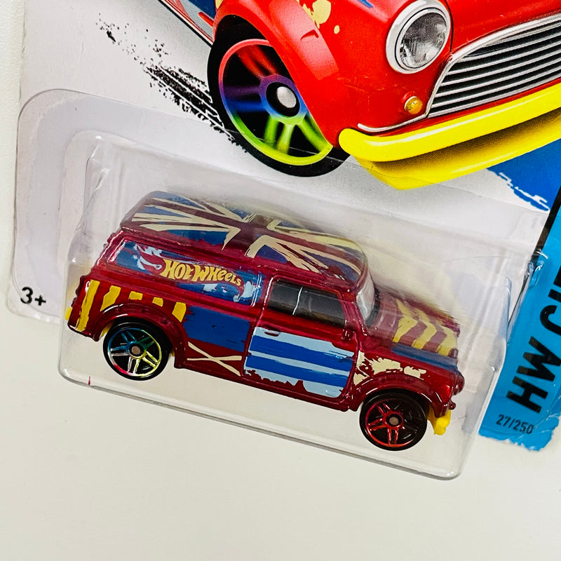 2015 Hot Wheels HW City 67 Austin Mini Van rojo PR5