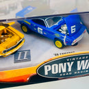 2002 Hot Wheels 100% Limited Edition Vintage Pony Wars Road Racing Set de 2 con Llantas de Goma RR - 1970 Ford Mustang Boss y 69 Camaro Chevrolet