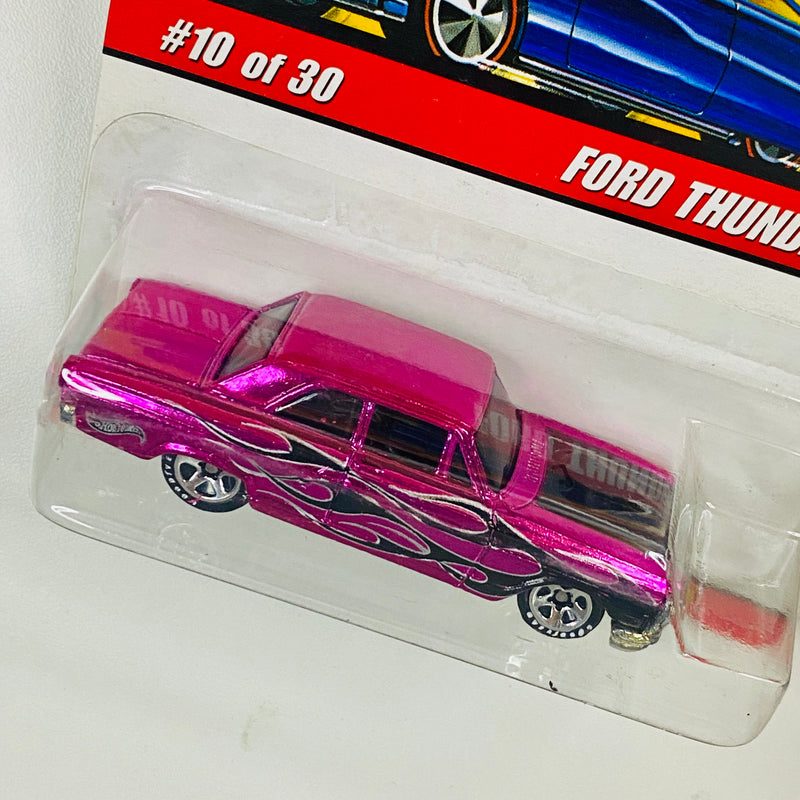 2006 Hot Wheels Classics Series 2 Ford Thunderbolt rosado spectraflame con flamas Goodyear 5SP base ZAMAC