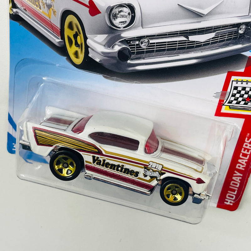 2018 Hot Wheels Holiday Racers 57 Chevy blanco 5SP
