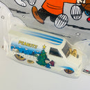 2016 Hot Wheels Premium Pop Culture Peanuts Snoopy 85 Chevy Astro Van blanco Llantas de Goma RR base ZAMAC