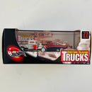 2002 Hot Wheels 100% Custom Classic Trucks Magazine Set de 2 - 32 Ford Pickup, 57 Ford Ranchero